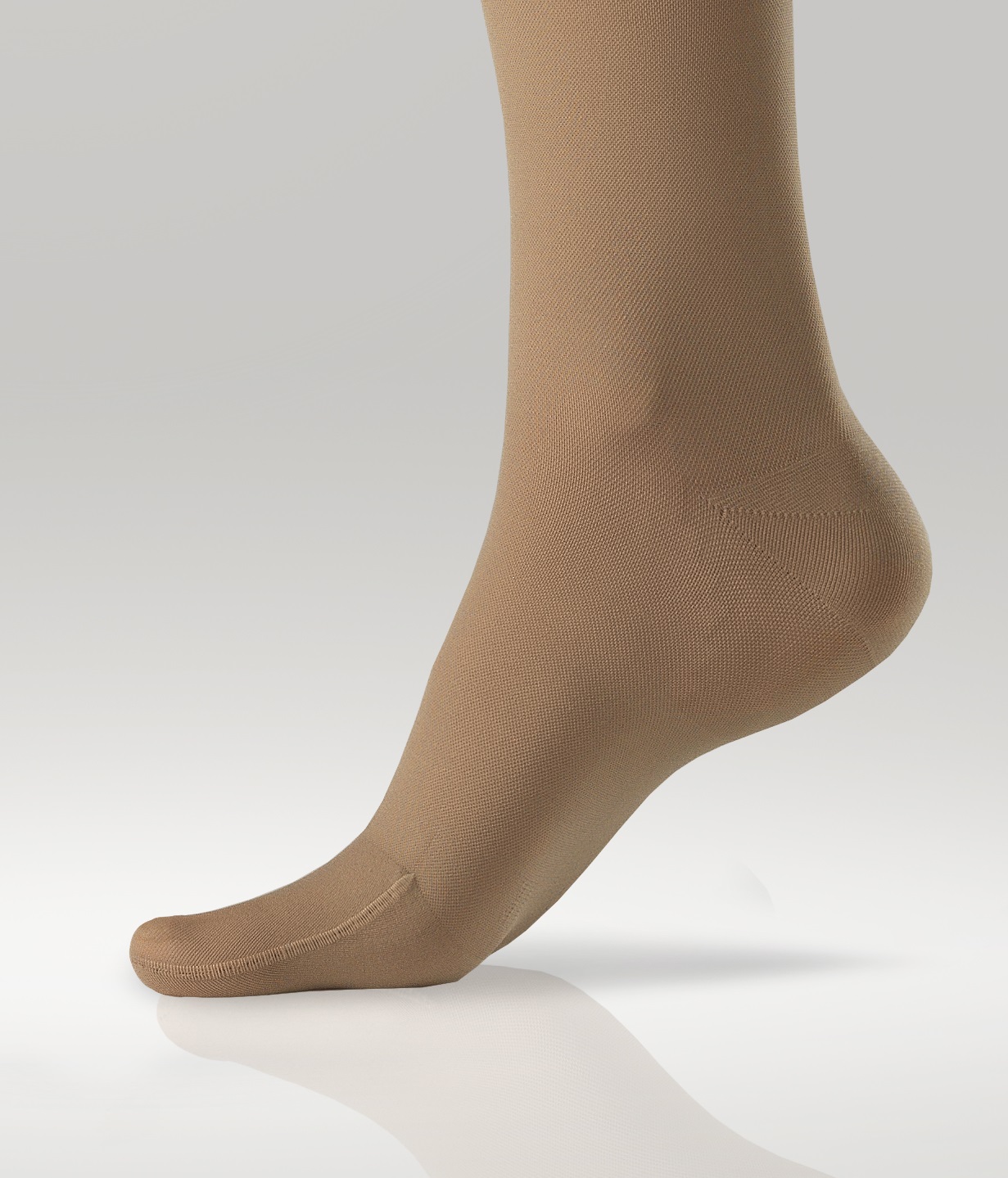 Memory thigh-length compression stockings